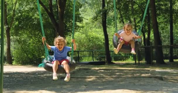 Les Meilleurs Moments Vie Une Jeune Mère Heureuse Aimante Embrasse — Video