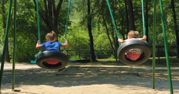 Les Meilleurs Moments Vie Une Jeune Mère Heureuse Aimante Embrasse — Video