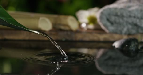 Hermoso Agua Velas Spa Bienestar Composición Disparar Extrema Lento Motion — Vídeo de stock