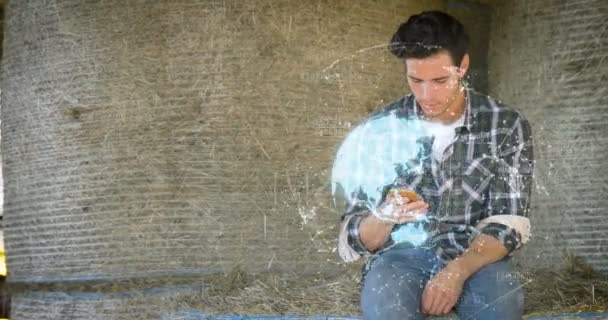 Schöne Junge Bauernstudentin Arbeitet Auf Dem Feld Traktor Wählt Hologramm — Stockvideo