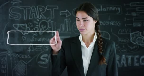Retrato Futurista Uma Bela Menina Negócios Estudante Fazendo Uma Seleção — Vídeo de Stock