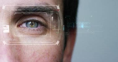 Aşırı makro insan göz tarama teknolojisi arabirimi animasyon mavi insan gözü. insan ve makine arasındaki birleşme. fütüristik dijital arabirimi. kavram ve Artırılmış gerçeklik futuristik vizyonu