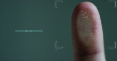 Biyometrik parmak izi tarayıcısının gelecekteki dijital işlemcisi. Dijital programların izlenmesi ve güvenlik taraması ve parmak izi biyometrisi kavramı. Siber gelecekçi uygulamalar.