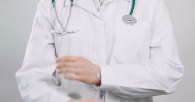 diş hekimi doktor kadın kolları geçti