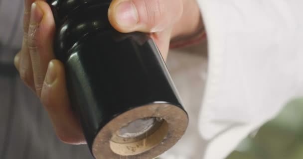 Italian Professional Kitchen Chef Pours Pepper Slow Motion Dish Water — Stock Video