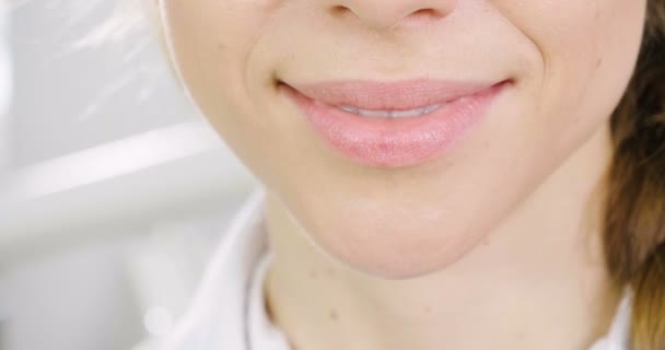 Hammaslääkäri Lääkäri Nainen Hymyilee — kuvapankkivideo