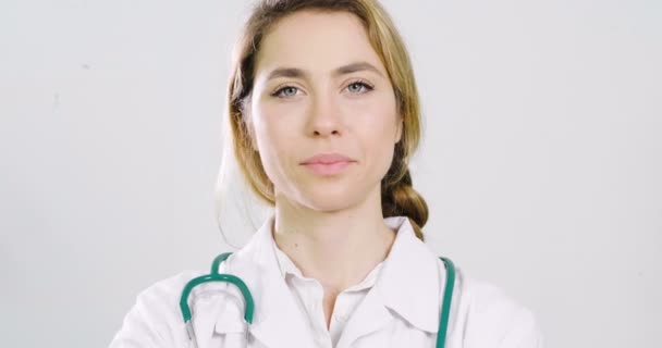 Стоматолог Лікар Жінка Посміхається — стокове відео