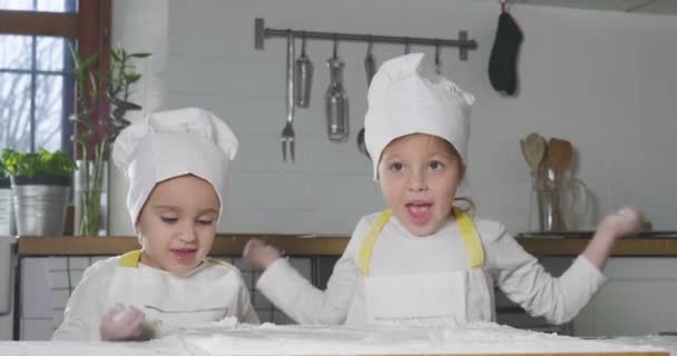 Two Little Girls Kitchen Prepare Food Dessert Family Learn Cook — Stock Video