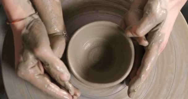 Magical Moment Which Mother Expert Creating Vases Teaches Her Daughter — Stock Video