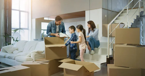 Portrait Happy Family Bought New House Unpacking Boxes Moving Concept — Stock Photo, Image