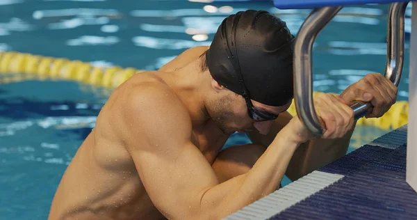 Nadador Profissional Com Google Treina Com Esforço Dedicação Para Vencer — Fotografia de Stock