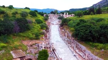 Efes Antik Şehir - Selcuk İzmir (Celsus Kütüphanesi, Büyük Tiyatro ve Hadrian Tapınağı)