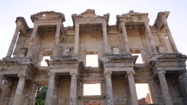 Efes Antik Şehir - Selcuk İzmir (Celsus Kütüphanesi, Büyük Tiyatro ve Hadrian Tapınağı)