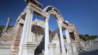 Efes Antik Şehir - Selcuk İzmir (Celsus Kütüphanesi, Büyük Tiyatro ve Hadrian Tapınağı)