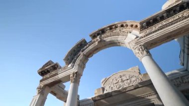 Efes Antik Şehir - Selcuk İzmir (Celsus Kütüphanesi, Büyük Tiyatro ve Hadrian Tapınağı)