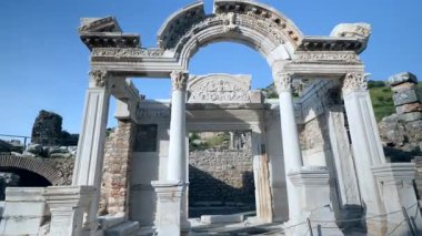 Efes Antik Şehir - Selcuk İzmir (Celsus Kütüphanesi, Büyük Tiyatro ve Hadrian Tapınağı)