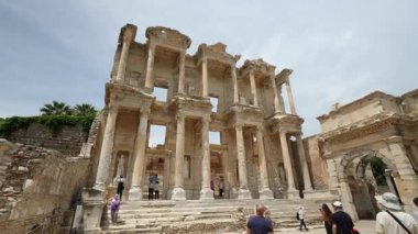 Efes Antik Şehir - Selcuk İzmir (Celsus Kütüphanesi, Büyük Tiyatro ve Hadrian Tapınağı)