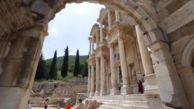 Efes Antik Şehir - Selcuk İzmir (Celsus Kütüphanesi, Büyük Tiyatro ve Hadrian Tapınağı)