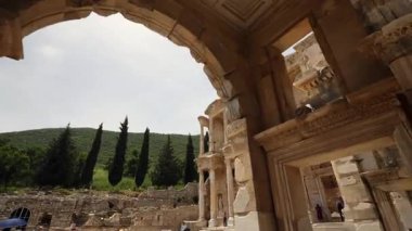 Efes Antik Şehir - Selcuk İzmir (Celsus Kütüphanesi, Büyük Tiyatro ve Hadrian Tapınağı)