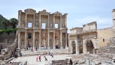 Efes Antik Şehir - Selcuk İzmir (Celsus Kütüphanesi, Büyük Tiyatro ve Hadrian Tapınağı)