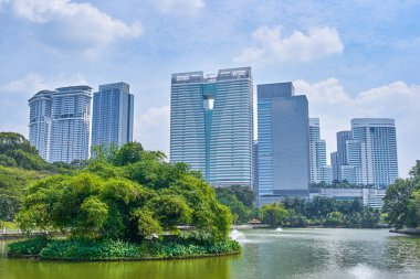 Perdana Botanik Bahçe göl manzaralı Kuala Lumpur, Malezya