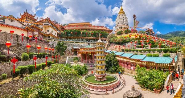 Georgetown, Malezya - 16 Şubat 2018: Kek Lok Si Tapınağı panoramik Penang