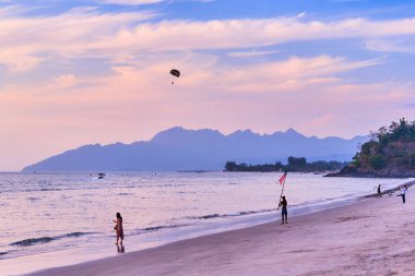 Langkawi Adası, Malezya Tengah Beach günbatımı