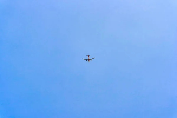 Avion Décolle Une Île — Photo