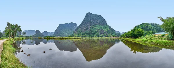 Панорама Гір Ninh Binh Єтнам — стокове фото