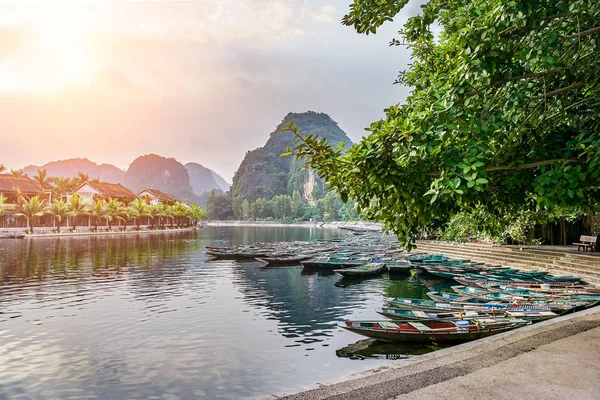 Prachtig Uitzicht Van Roeiboten Tam Coc Ninh Binh Vietnam — Stockfoto