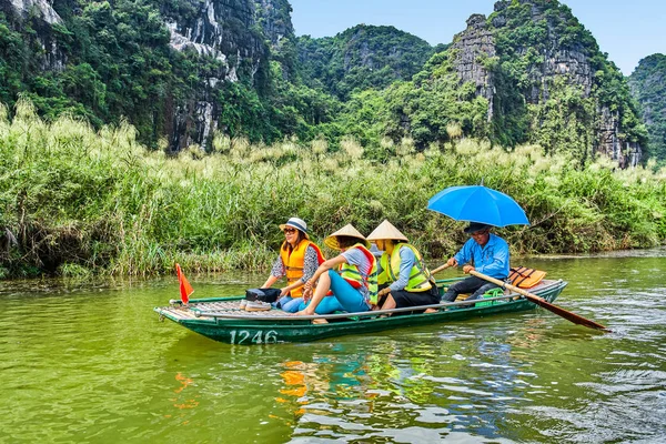 Ninh Binh Vietnam Oktober 2018 Roeiboten Weergave Trang Een — Stockfoto