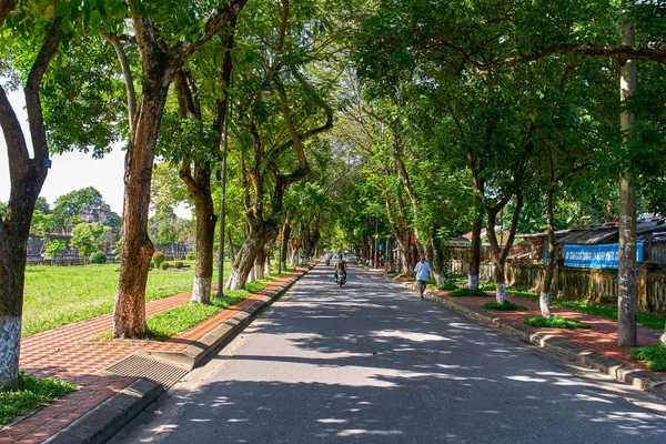 Hue Vietnam Oktober 2018 Menschen Spazieren Der Nähe Der Kaiserstadt — Stockfoto