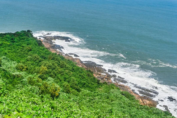 Hai Van Pass (Phu Tho) ünlü yolu doğal görünümü, Vietnam