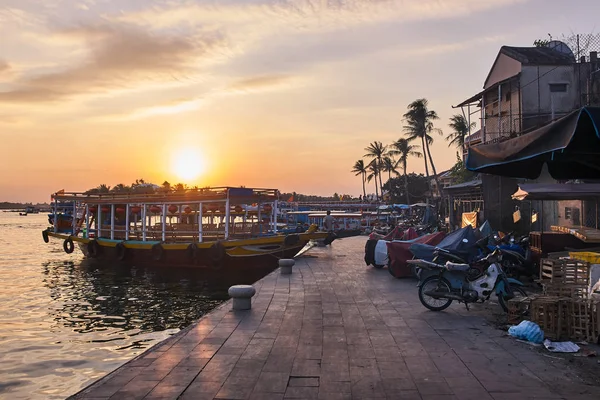 Een Oude Stad Van Hoi Een Uitzicht Zonsondergang Rivier Stad — Stockfoto