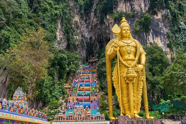 Batu Caves Lord erdal heykel ve girişine yakın Kuala Lumpur, Malezya