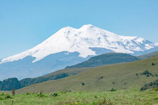 Scenic View Highest Peak Europe Mount Elbrus Green Hills Sunny — Stock Photo, Image