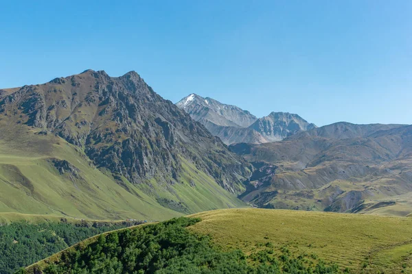 Scenic Kaukázusi Hegyek Kilátás — Stock Fotó