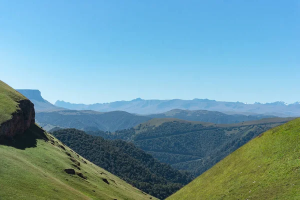 Vistas Panorámicas Las Montañas Del Cáucaso Imágenes De Stock Sin Royalties Gratis