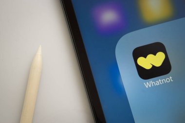 Dhaka, Bangladeş - 18 Mart 2025: Whatnot uygulamasını gösteren bir iPad ekranının yakın çekimi.