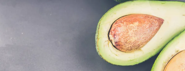 Avocado Frische Avocado Palta Auf Schwarzem Hintergrund Guacamole Zutat Vegetarische — Stockfoto