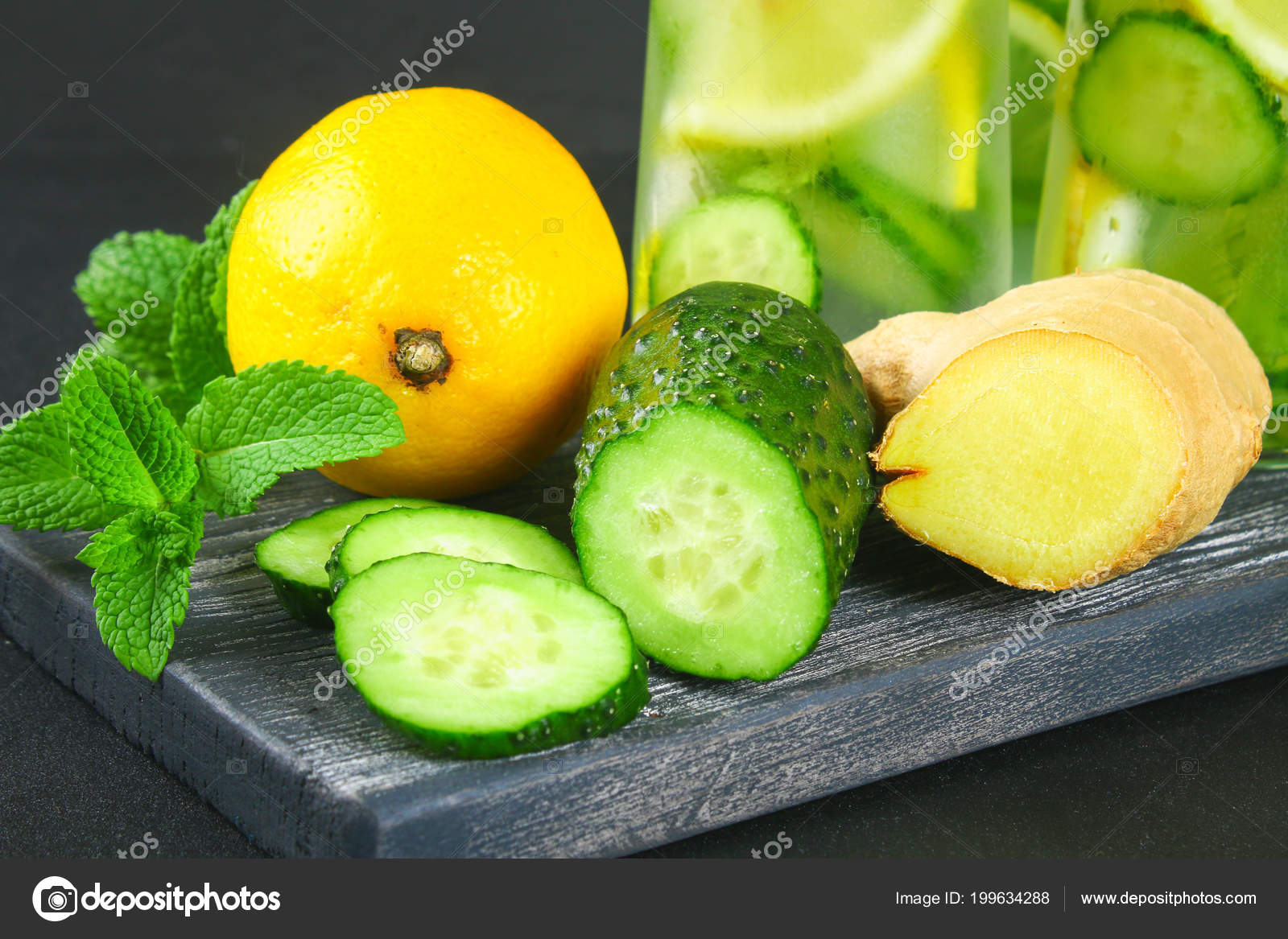 Agua fria con jengibre y limon Agua fria con jengibre y limon