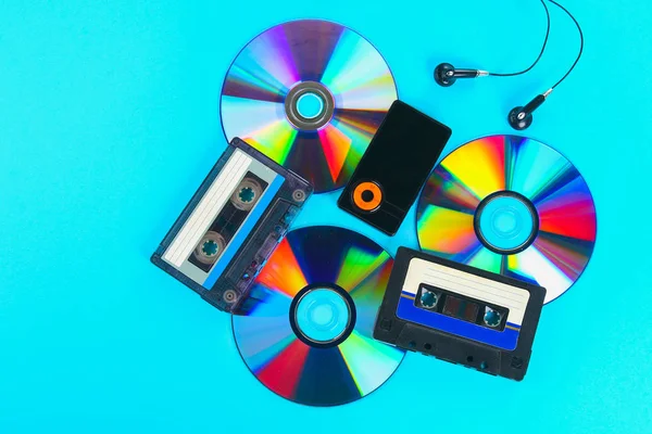 Koncepció Zene Fejlődése Kazetta Lemez Mp3 Lejátszó Vintage Modernitás Zene — Stock Fotó