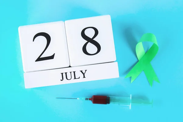 Världsdagen För Hepatit Trä Vit Kalender Visar Juni Ett Blått — Stockfoto
