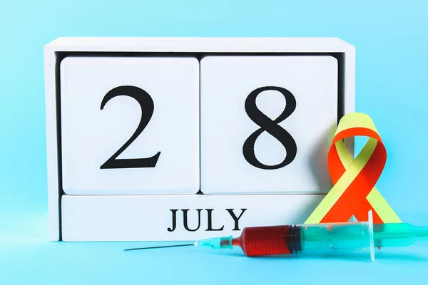 Världsdagen För Hepatit Trä Vit Kalender Visar Juni Ett Blått — Stockfoto