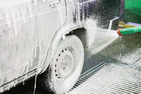 Man Washes Foam Machine Carwash Washing Machine Station — Stock Photo, Image