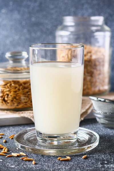 Broth, infusion of oat grains. Oat kvass, jelly is a healthy drink