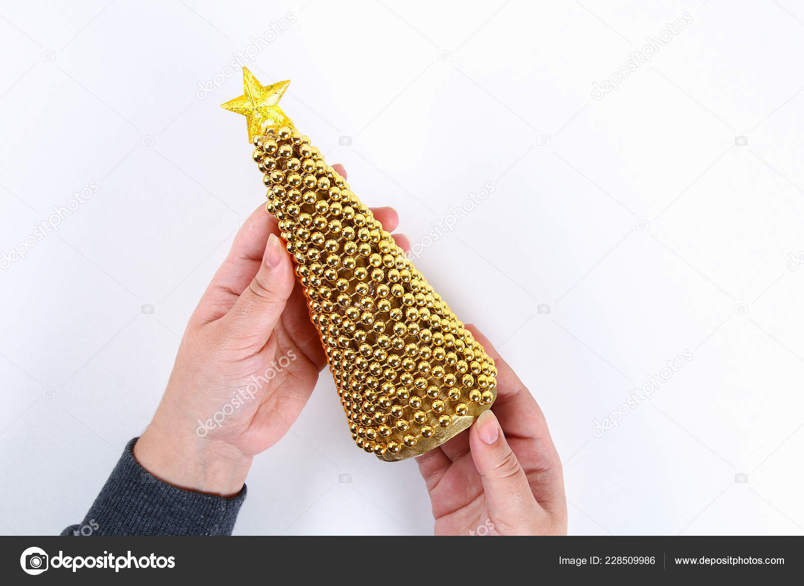 Diy Golden Christmas Tree Beads Garland Guide Photo How Make Stock