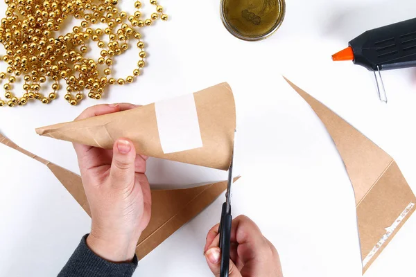 Diy Árbol Navidad Oro Guirnalda Perlas Guía Foto Cómo Hacer —  Fotos de Stock