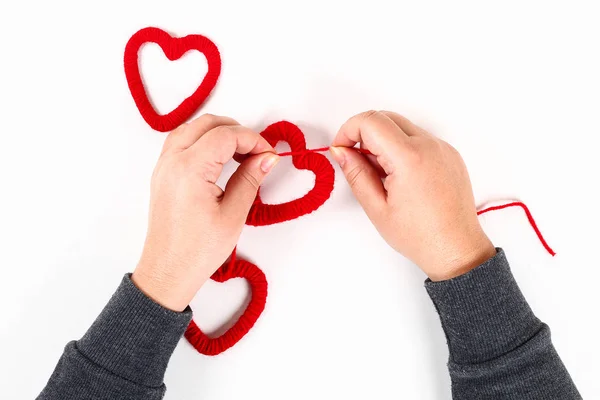 Red Handmade Diy Hearts Made Cardboard Yarn White Background Gift — Stock Photo, Image