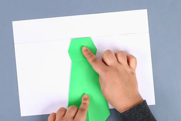 Diy Wit Overhemd Papier Met Groene Stropdas Epauletten Ideeën Cadeau — Stockfoto